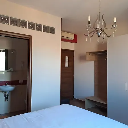 Bed and breakfast Domu Mea 3*